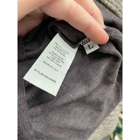 KLD Grey Ruched Front Blouse Size Large - Picture 4 of 4